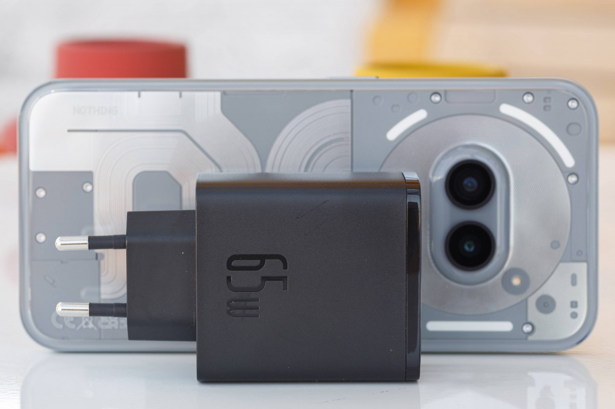 Nothing Phone (2a) Plus được trang bị viên pin lớn cùng công suất sạc nhanh đến 50 W. Nguồn: GSMArena. Nothing Phone (2a) Plus được trang bị viên pin lớn cùng công suất sạc nhanh đến 50 W. Nguồn: GSMArena.