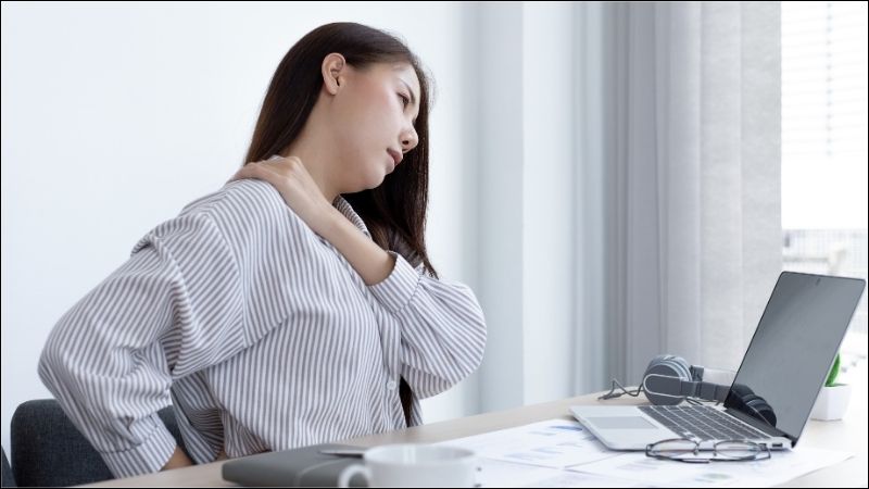 Tinh dầu gừng có khả năng làm dịu cơn đau bụng kinh, đau đầu, đau lưng,...