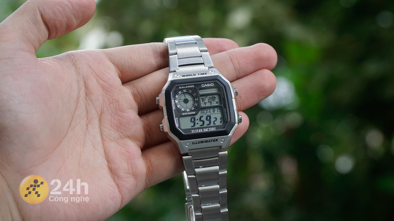 Màn hình của CASIO AE-1200WHD-1AVDF có kích thước 42 mm cùng chất lượng hiển thị tốt.