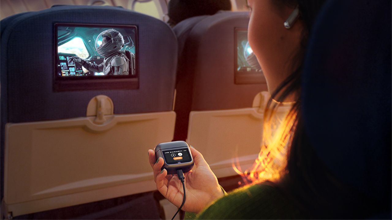 Tai nghe JBL Tour Pro 3 có hộp sạc thông minh, hỗ trợ công nghệ True Adaptive ANC 2.0 Tai nghe JBL Tour Pro 3 có hộp sạc thông minh, hỗ trợ công nghệ True Adaptive ANC 2.0