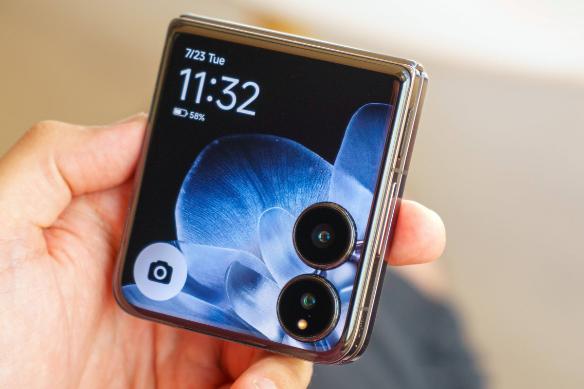 Xiaomi MIX Flip được trang bị bộ cấu hình mạnh mẽ với con chip Snapdragon 8 Gen 3. Nguồn: GSMArena. Xiaomi MIX Flip được trang bị bộ cấu hình mạnh mẽ với con chip Snapdragon 8 Gen 3. Nguồn: GSMArena.