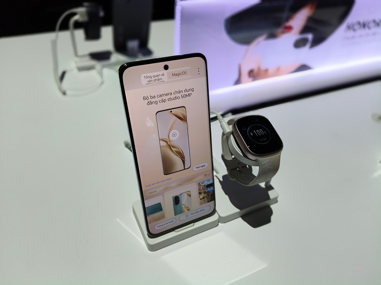 HONOR 200 có thiết kế mỏng nhẹ với độ dày chỉ 7.7 mm HONOR 200 có thiết kế mỏng nhẹ với độ dày chỉ 7.7 mm