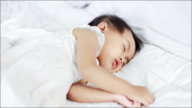 Cha mẹ nên đưa trẻ đến khám ngay nếu trẻ li bì sau khi uống vitamin A liều cao Cha mẹ nên đưa trẻ đến khám ngay nếu trẻ li bì sau khi uống vitamin A liều cao