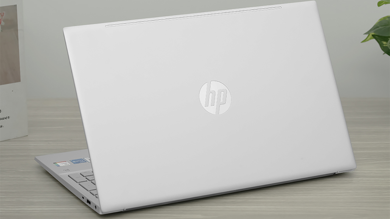 Laptop HP giảm đến 25%, tặng kèm Office bản quyền 1 năm, trả góp 0%, mua ngay chỉ từ 13.99 triệu