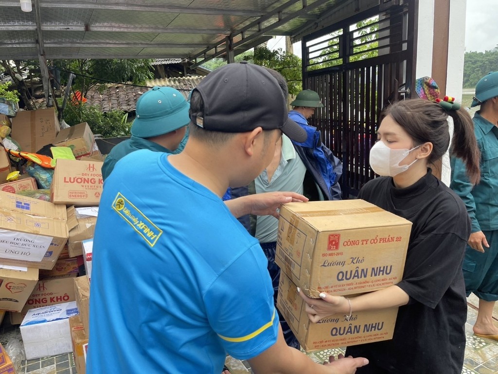 MWG ủng hộ 5 tỷ đồng cho các tỉnh khó khăn về kinh tế và đang chịu ảnh hưởng nặng nề nhất trong đợt thiên tai này MWG ủng hộ 5 tỷ đồng cho các tỉnh khó khăn về kinh tế và đang chịu ảnh hưởng nặng nề nhất trong đợt thiên tai này