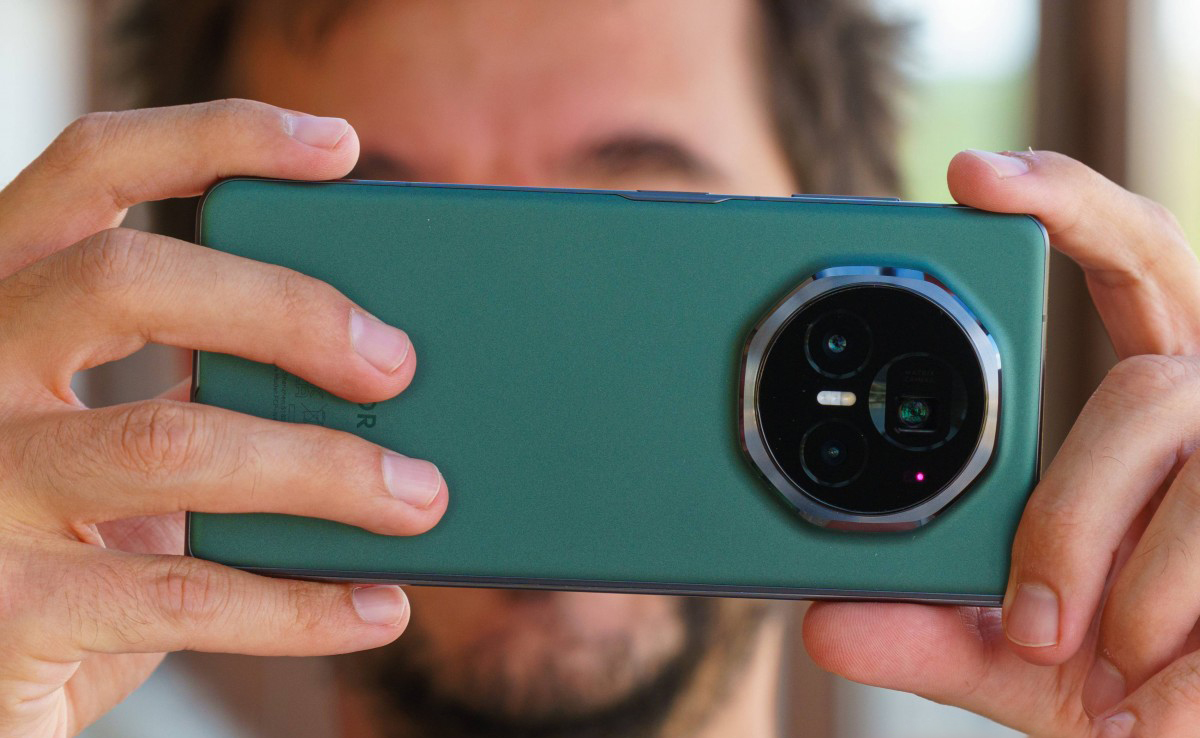Cụm camera của HONOR Magic V3 sẽ không khiến bạn thất vọng. Nguồn: GSMArena. Cụm camera của HONOR Magic V3 sẽ không khiến bạn thất vọng. Nguồn: GSMArena.