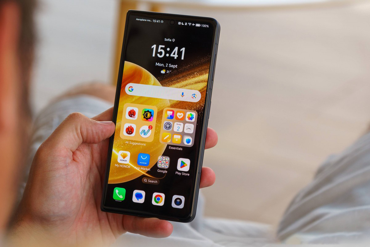 Với Snapdragon 8 Gen 3 thì bạn gần như không phải lo về hiệu năng của HONOR Magic V3. Nguồn: GSMArena. Với Snapdragon 8 Gen 3 thì bạn gần như không phải lo về hiệu năng của HONOR Magic V3. Nguồn: GSMArena.