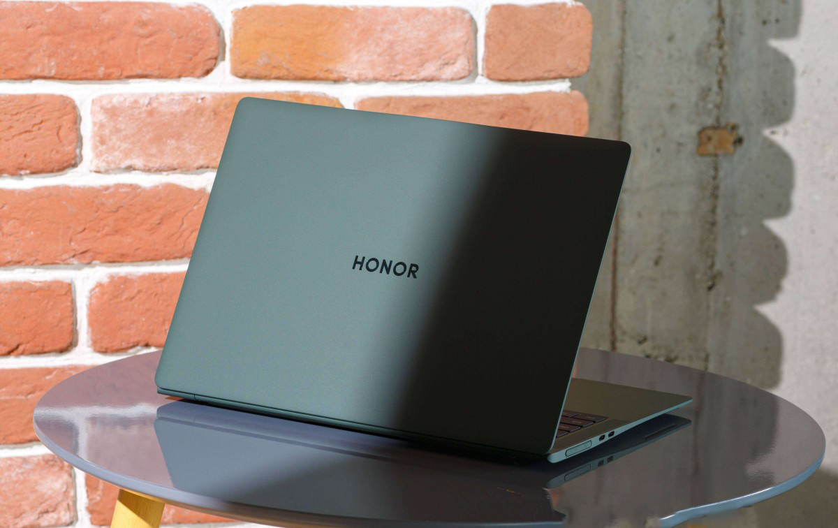 HONOR MagicBook Art 14 là sản phẩm đáng để trải nghiệm lúc này. Nguồn: GSMArena.