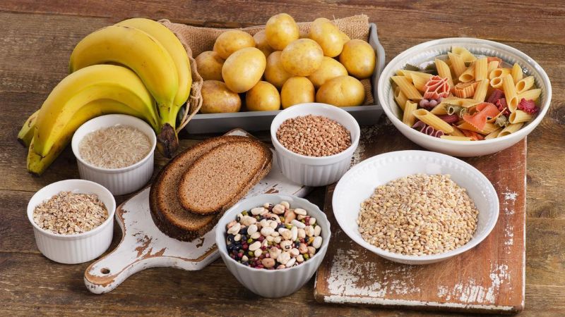 Tinh bột kháng chứa trong khoai tây, bánh mì, gạo,... là một loại carbohydrate không bị tiêu hóa khi đi qua ruột non