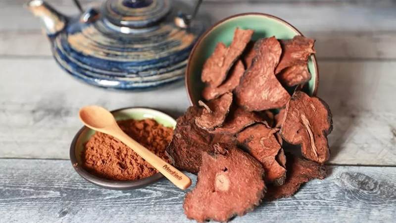 Nên hạn chế tiếp xúc ánh nắng mặt trời khi dùng bài thuốc chữa tàn nhang từ hà thủ ô