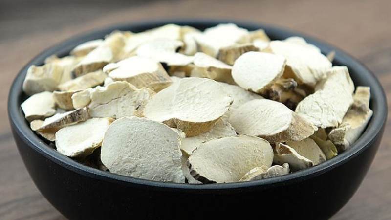 Bài thuốc từ sơn dược giúp giảm tác động của nội tiết tố lên melanin, các vết tàn nhang mờ dần 