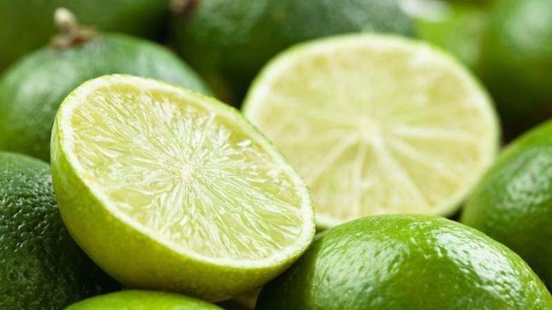 Nước cốt chanh được sử dụng trong điều trị tàn nhang tại nhà
