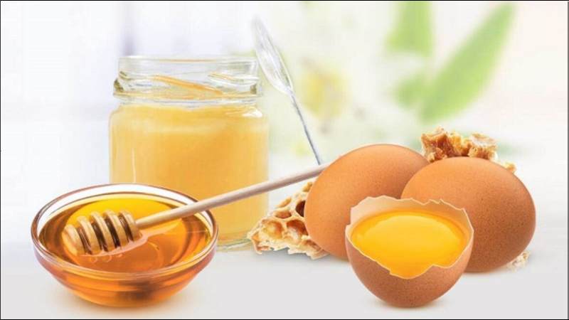 Hỗn hợp trứng gà và mật ong giúp điều trị tàn nhang