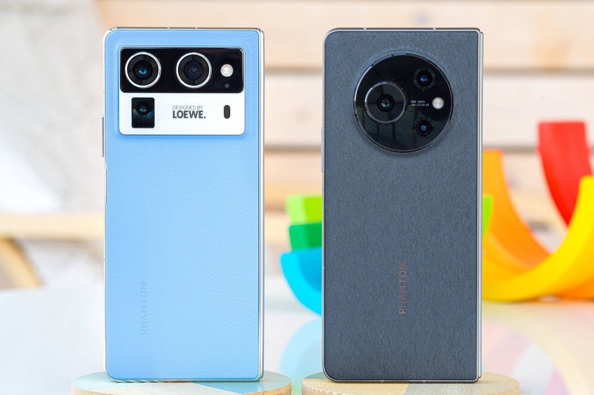 Cụm camera của TENCO Phantom V Fold2 (trái) được thiết kế theo dạng hình chữ nhật thay vì tròn như TENCO Phantom V Fold (phải). Nguồn: GSMArena.