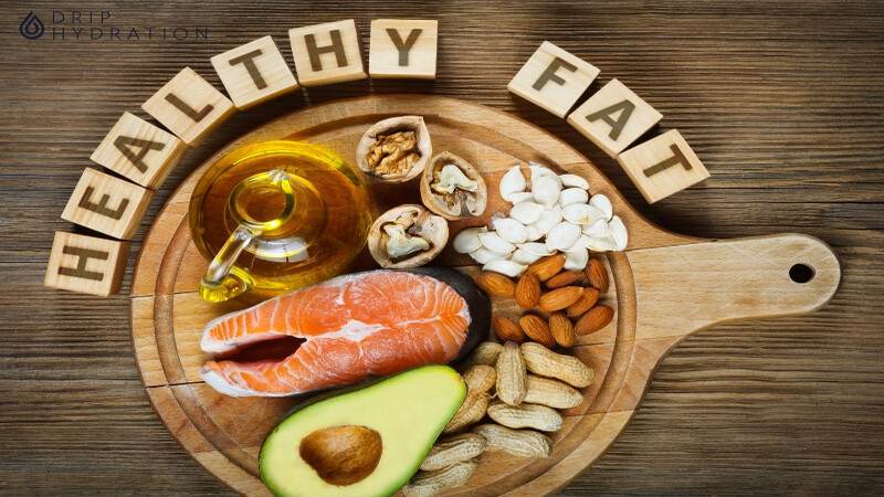 Bổ sung thực phẩm giàu chất béo lành mạnh sẽ giúp hấp thụ vitamin E dư thừa