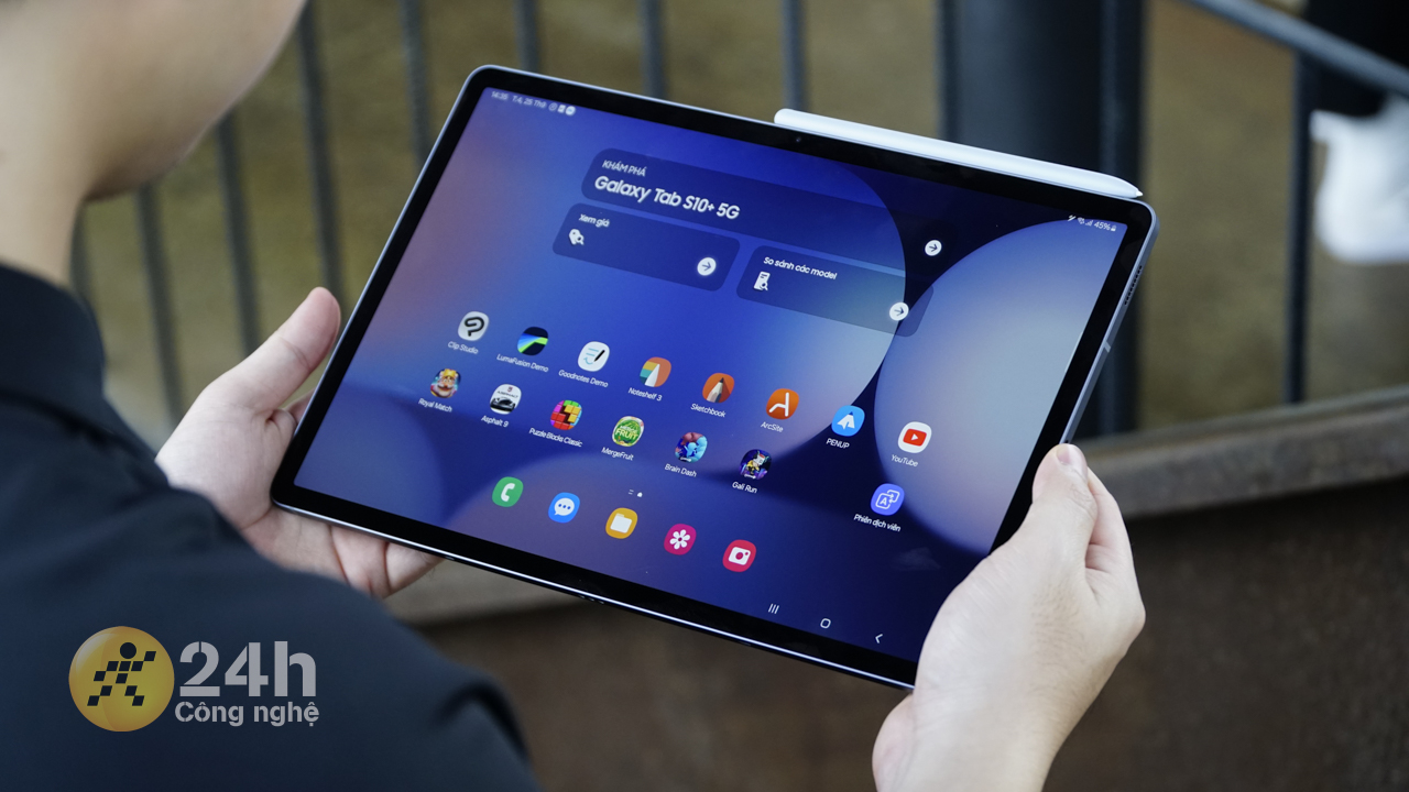 Galaxy Tab S10+ còn được trang bị màn hinh lớn cùng chất lượng hiển thị tuyệt vời. Galaxy Tab S10+ còn được trang bị màn hinh lớn cùng chất lượng hiển thị tuyệt vời.