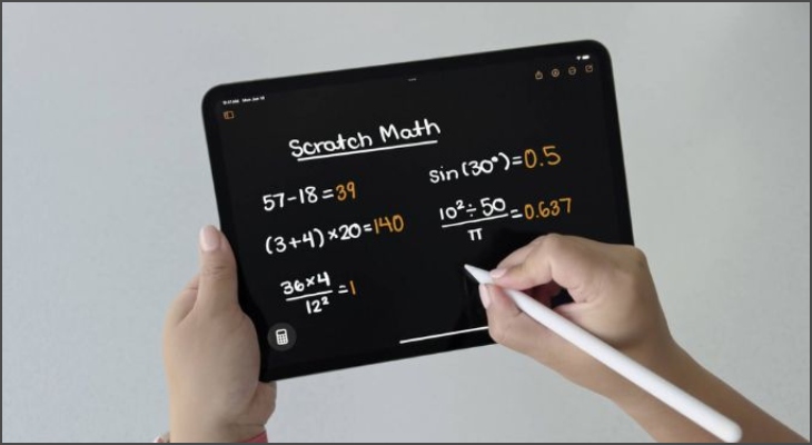 Math Notes sẽ tự động hiển thị kết quả dưới dạng chữ viết tay, giúp bạn dễ dàng theo dõi và hiểu bài tốt hơn