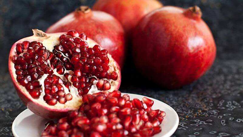 Thường chỉ nên ăn hạt lựu mà không sử dụng phần cùi hoặc phần vỏ