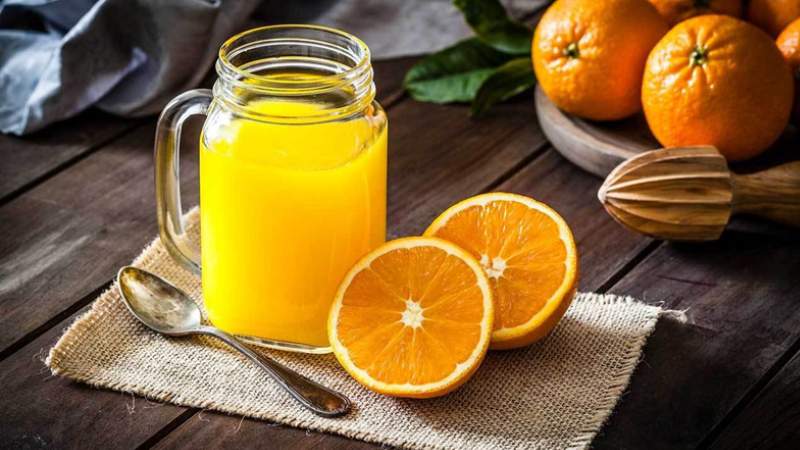 Không chỉ chứa nhiều vitamin C, cam còn có hàm lượng canxi cao