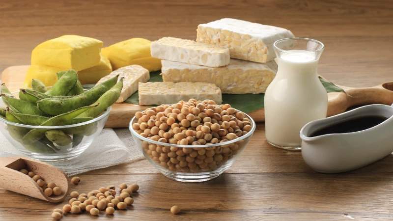 Đậu nành và những thực phẩm làm từ đậu nành là nguồn cung cấp canxi tuyệt vời