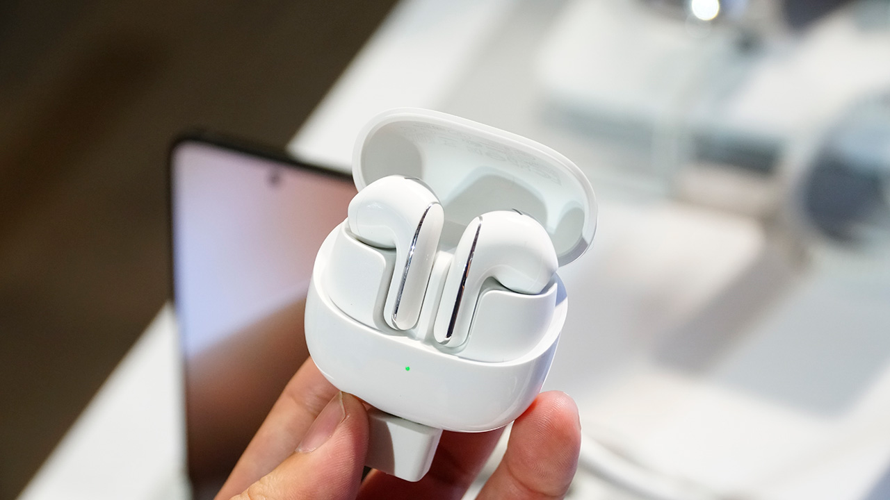 Xiaomi Buds 5 có thiết kế cực kỳ đẹp mắt và sang trọng