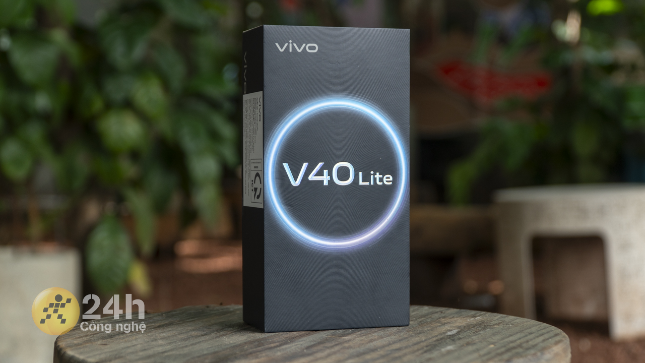 Hộp đựng Vivo V40 Lite được thiết kế vói tông mà đen sang trọng. Hộp đựng Vivo V40 Lite được thiết kế vói tông mà đen sang trọng.