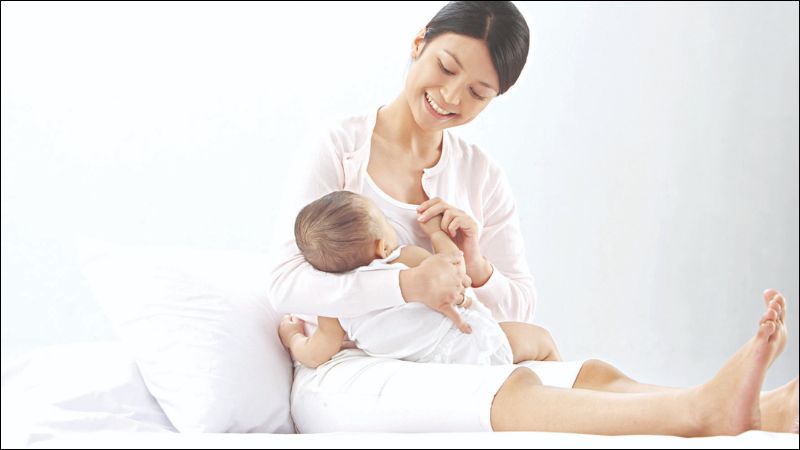 Sữa mẹ là nguồn dinh dưỡng duy nhất hoàn hảo cho trẻ sơ sinh