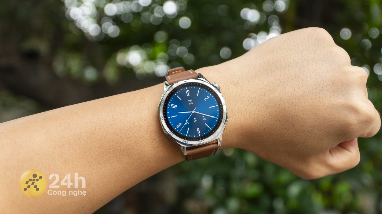 Đối với mình thì Huawei Watch GT5 bản 46 mm cho cảm giác đeo thoải mái nhất và đối với những ai có cổ tay nhỏ thì nên chọn Huawei Watch GT5 bản 41 mm. Đối với mình thì Huawei Watch GT5 bản 46 mm cho cảm giác đeo thoải mái nhất và đối với những ai có cổ tay nhỏ thì nên chọn Huawei Watch GT5 bản 41 mm.