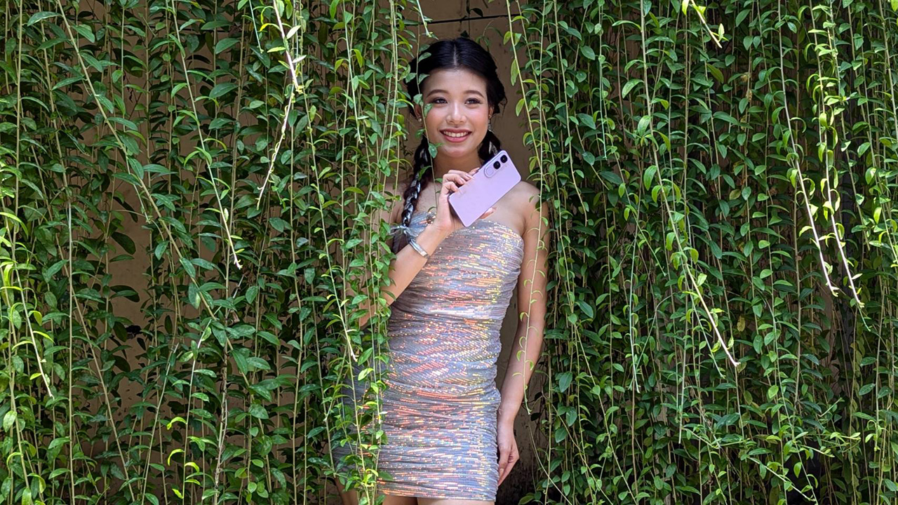 Màn hình của Vivo V40 Lite được trang bị màn hình AMOLED với độ sáng cao