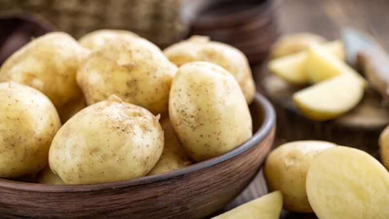Khoai tây trắng chứa nhiều tinh bột và có hàm lượng carbohydrate cao