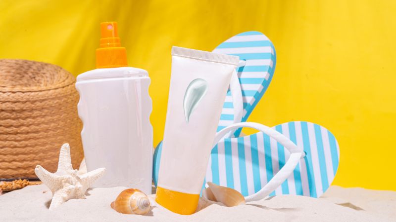 Nhiều loại kem dưỡng ẩm hiện nay có chứa hoạt chất chống nắng Nhiều loại kem dưỡng ẩm hiện nay có chứa hoạt chất chống nắng