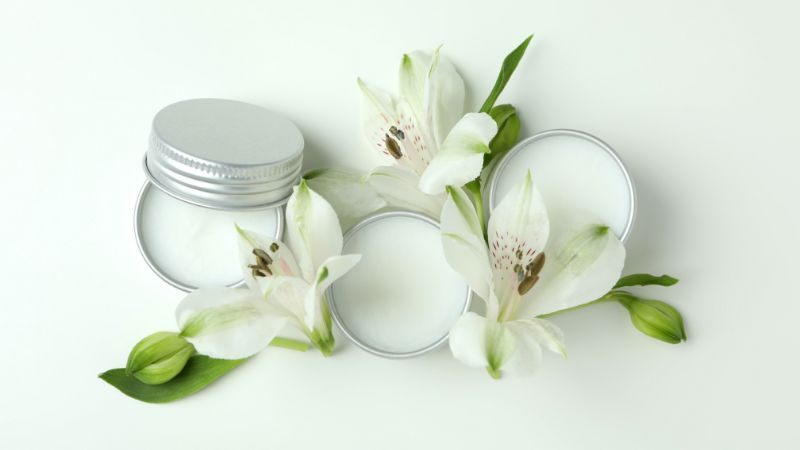 Kem dưỡng ẩm giúp da mềm mại và khỏe mạnh Kem dưỡng ẩm giúp da mềm mại và khỏe mạnh