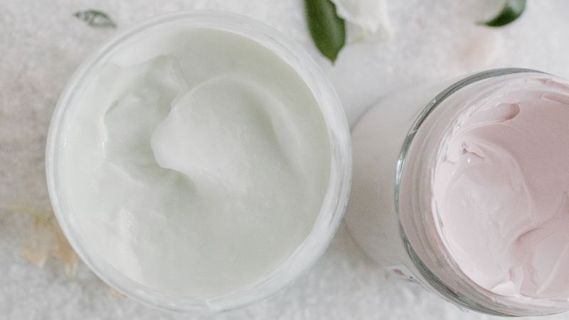 Kem dưỡng ẩm có thể chứa chất chống oxy hóa giúp bảo vệ da Kem dưỡng ẩm có thể chứa chất chống oxy hóa giúp bảo vệ da