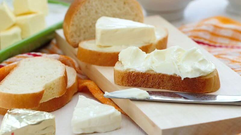 Các loại phô mai ít béo bao gồm phô mai tươi, phô mai mozzarella tách béo một phần và phô mai Mỹ