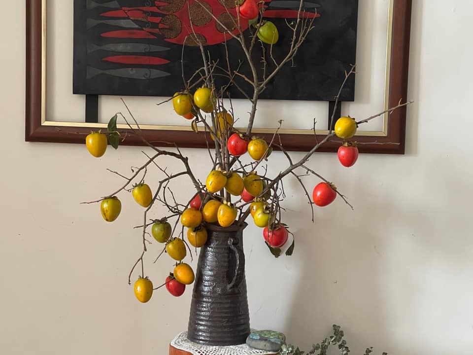 Lưu ý để giữ cành quả hồng bền đẹp