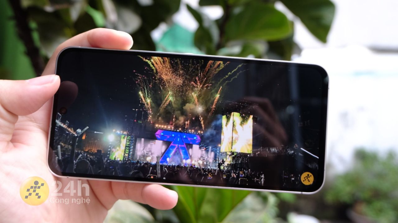 Cách đu Idol kiểu mới cùng Galaxy S24 FE