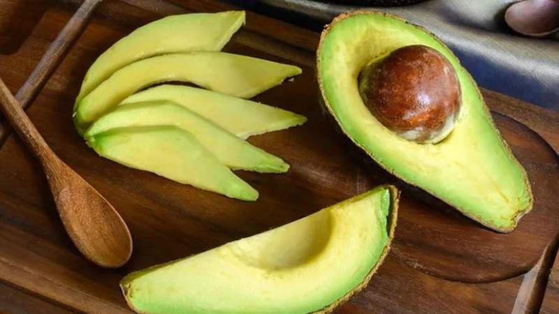 Bơ chứa axit béo không bão hòa đơn giúp xây dựng da, não và các mô của em bé Bơ chứa axit béo không bão hòa đơn giúp xây dựng da, não và các mô của em bé