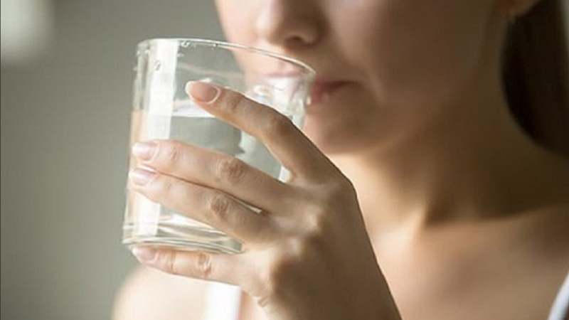 Bổ sung nước là điều cần thiết để ngăn cả mẹ và em bé bị mất nước Bổ sung nước là điều cần thiết để ngăn cả mẹ và em bé bị mất nước