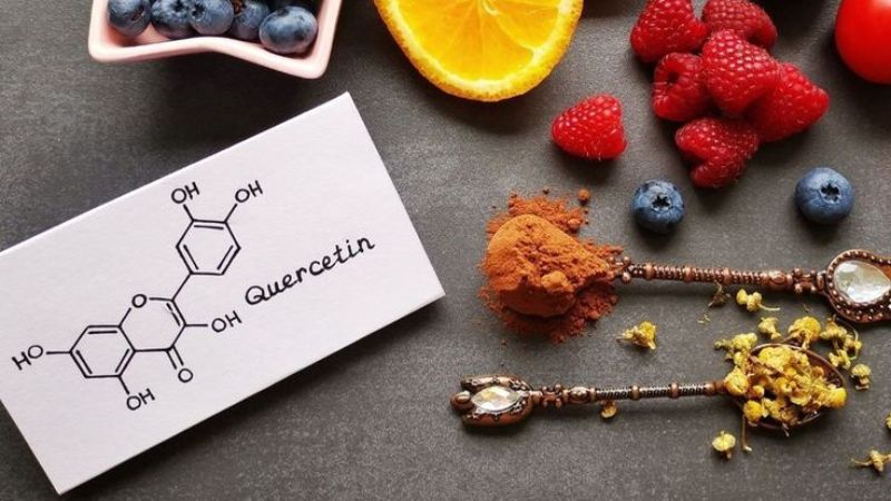 Thực phẩm chứa quercetin giúp giảm tình trạng viêm da 