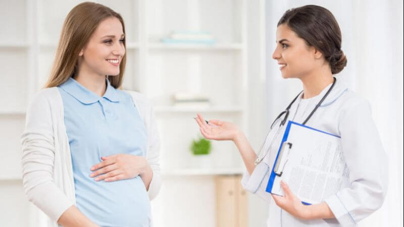 Nôn có thể gây đau nhức nhẹ cho mẹ, nhưng điều này không đe dọa đến sự phát triển của bé
