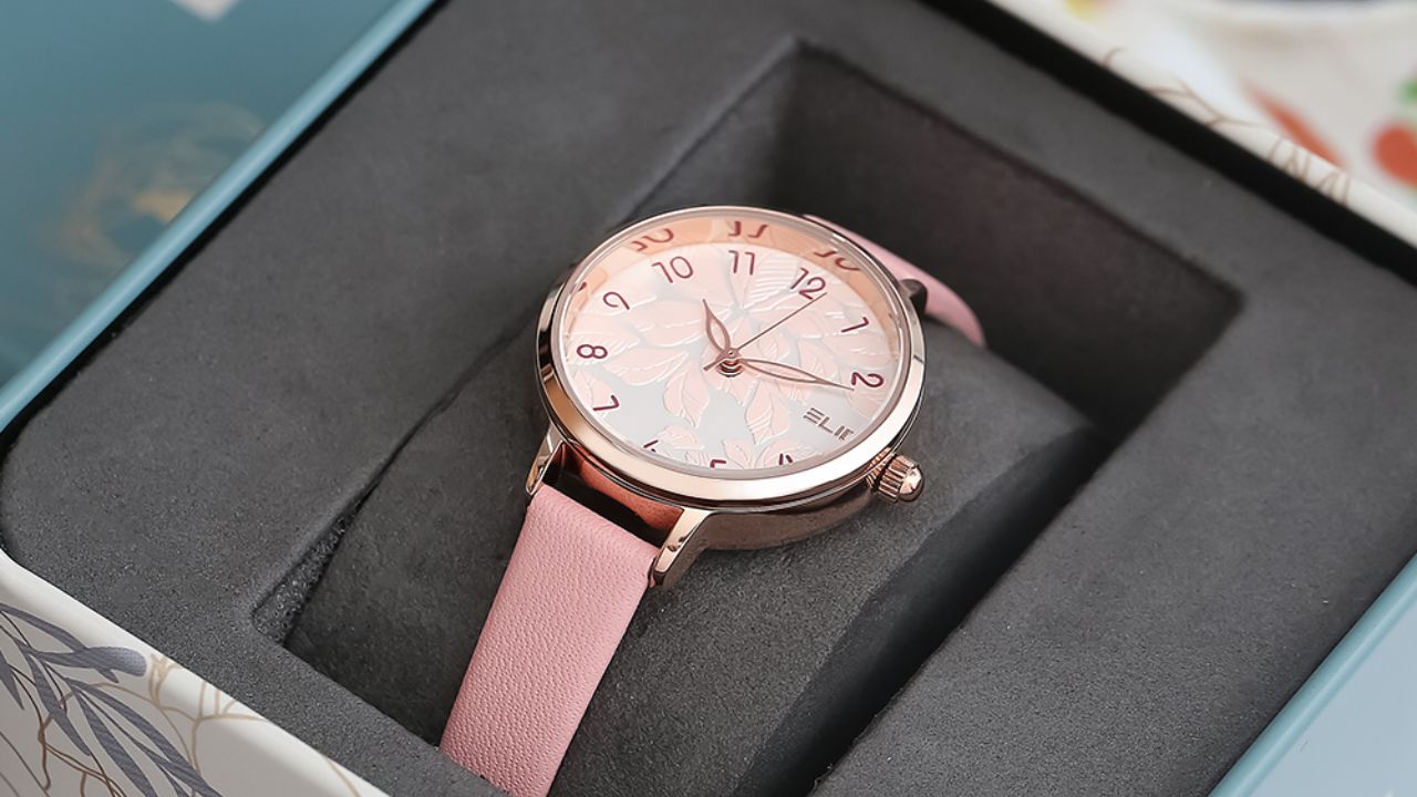 Các chiếc đồng hồ nữ màu hồng cực xinh mà bạn nên tặng nàng dịp 20/10