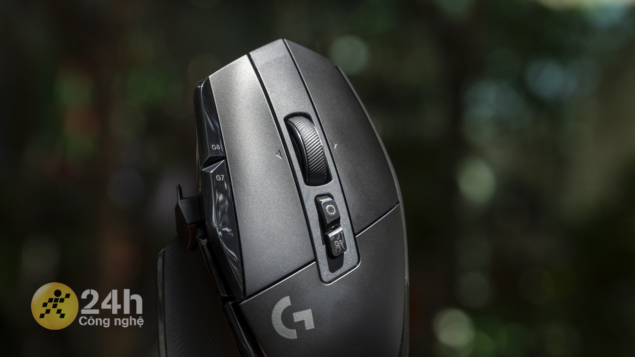 Logitech G502 X Plus có 7 nút để người dùng sử dụng và tùy chỉnh chức năng.