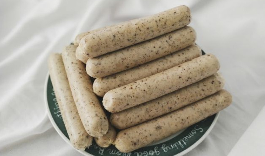Hình minh họa xúc xích gà nấm