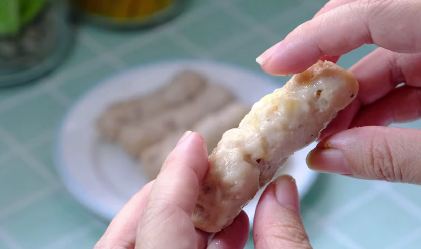 Hình minh họa xúc xích mực. Nguồn: Bếp Nhà Mâm