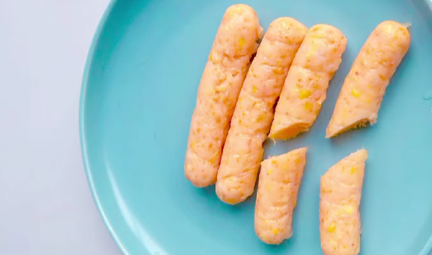 Hình minh họa xúc xích tôm bắp