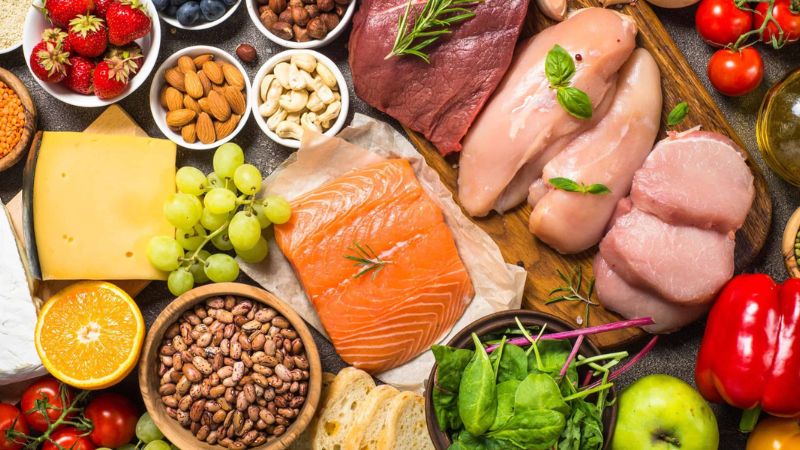 Ngoài bánh in, bạn cần bổ sung đầy đủ các chất dinh dưỡng khác cho cơ thể 