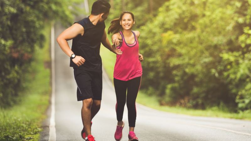 Bạn nên vận động thường xuyên để đốt cháy năng lượng dư thừa