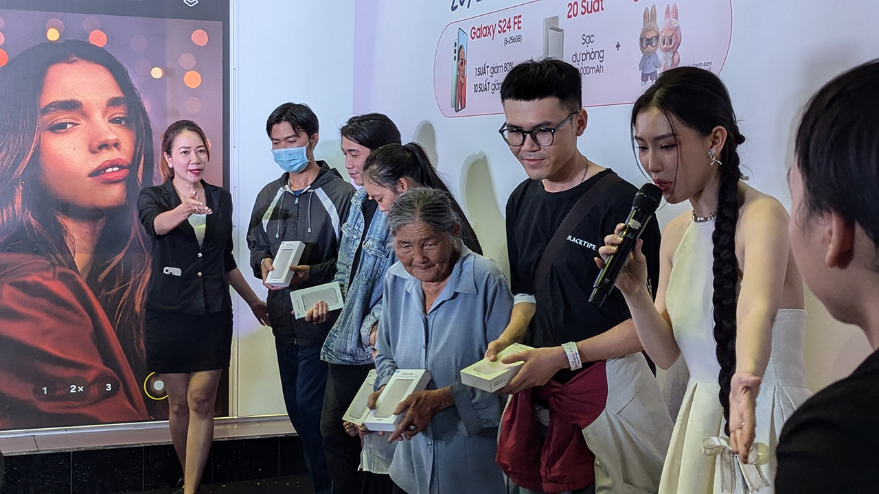 Chúc mừng những quý khác đầu tiên trúng những phần quà giá trị 