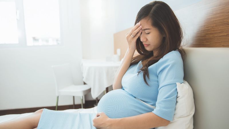Phụ nữ có thai là đối tượng không nên sử dụng đinh lăng