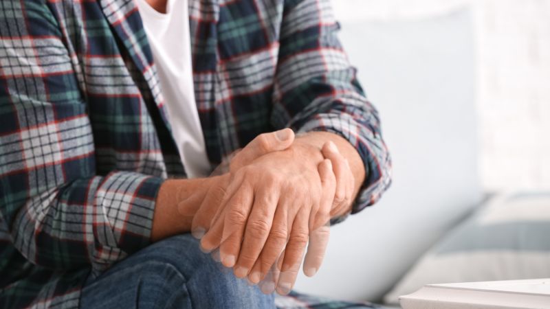 Đinh lăng giúp giảm triệu chứng run rẩy do bệnh Parkinson hay Alzheimer gây ra